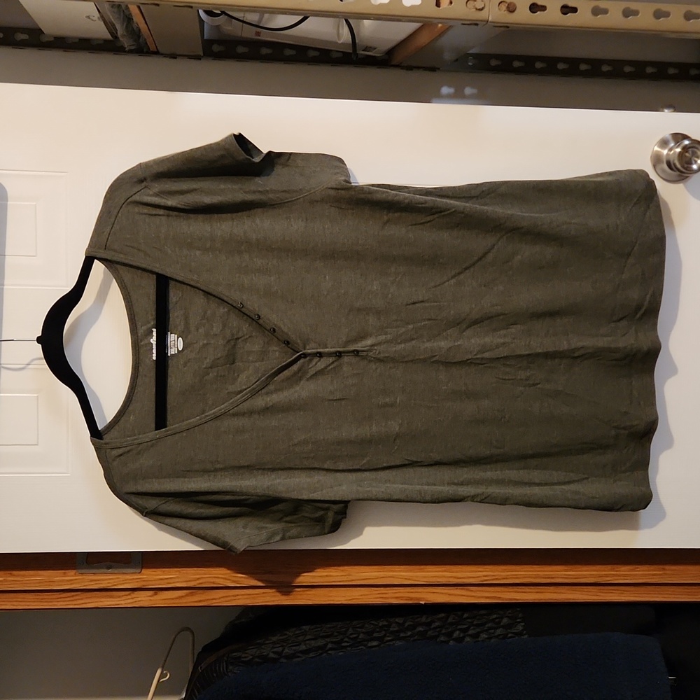 Old Navy Perfect Henley T-shirt in Green